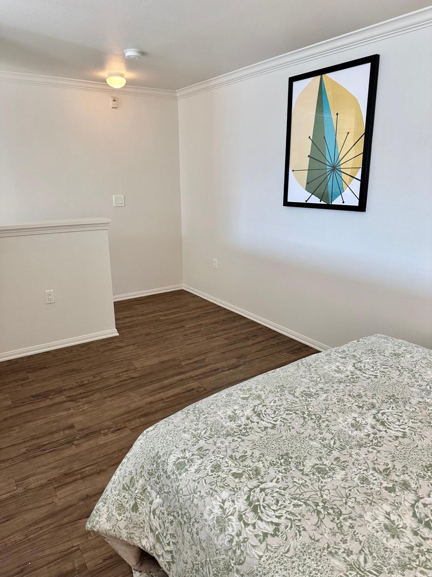 Spacious Loft 3bedroom 2bathroom In Marina Del Rey Apartment