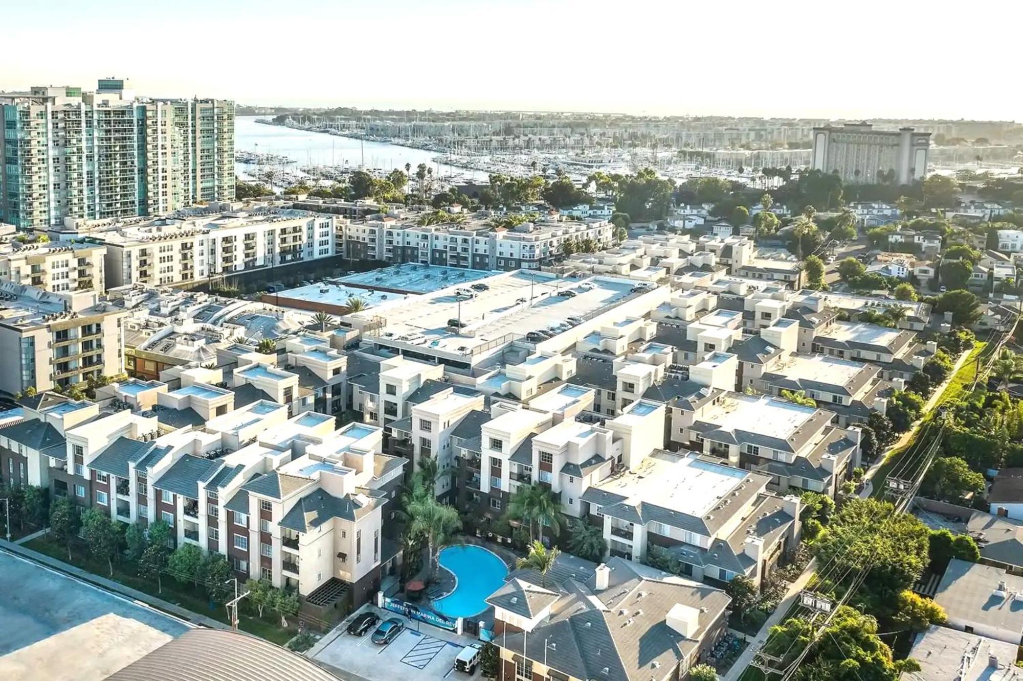 Spacious Loft 3bedroom 2bathroom In Marina Del Rey