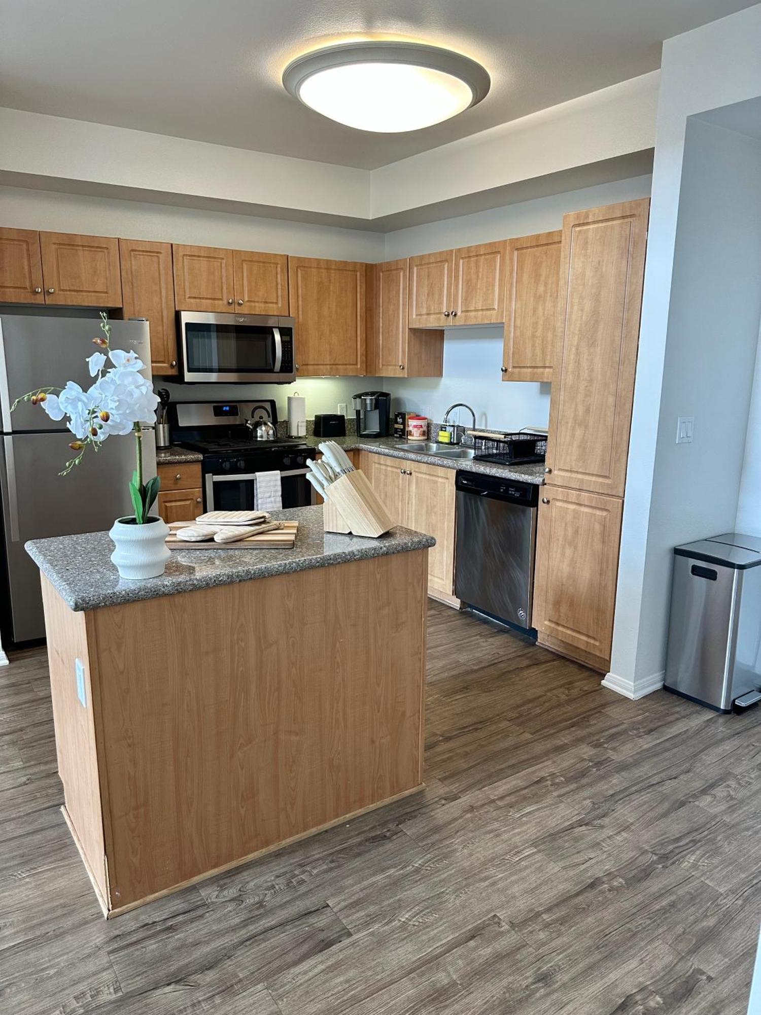 Spacious Loft 3bedroom 2bathroom In Marina Del Rey
