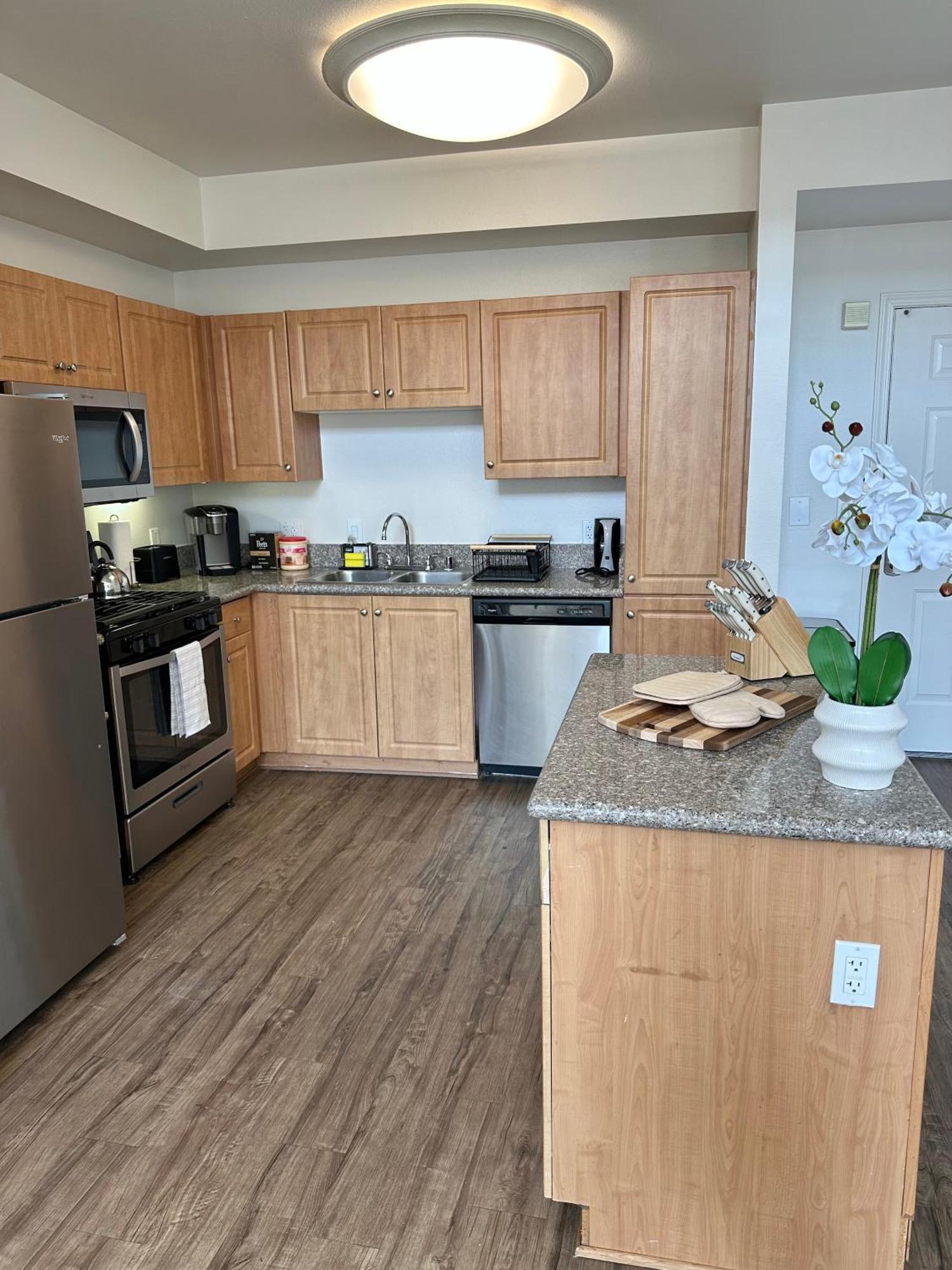 Spacious Loft 3bedroom 2bathroom In Marina Del Rey *