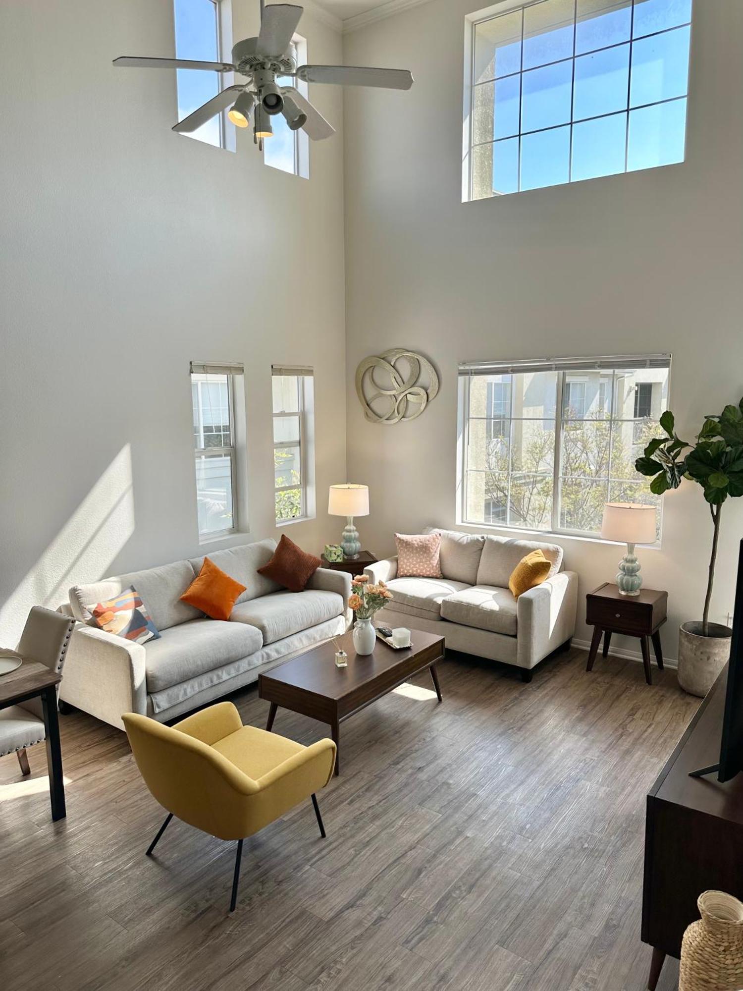 Spacious Loft 3bedroom 2bathroom In Marina Del Rey *